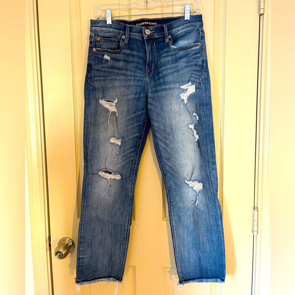 Express Straight Midrise Distressed Blue Jeans size 6